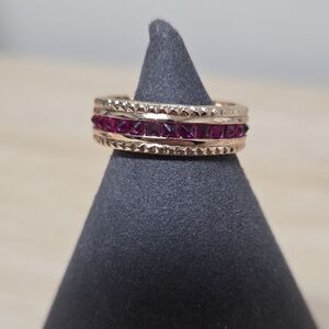 Lili Claspe Ring Size 8